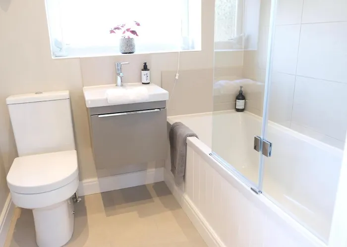 Chaloners, Free Parking, Large Garden, Close To Races & Centre *